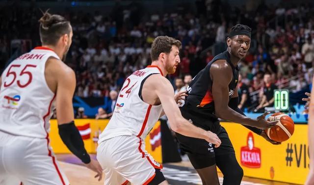 开云体育官方网站-欧洲篮球联赛播出一场紧张激烈的对决