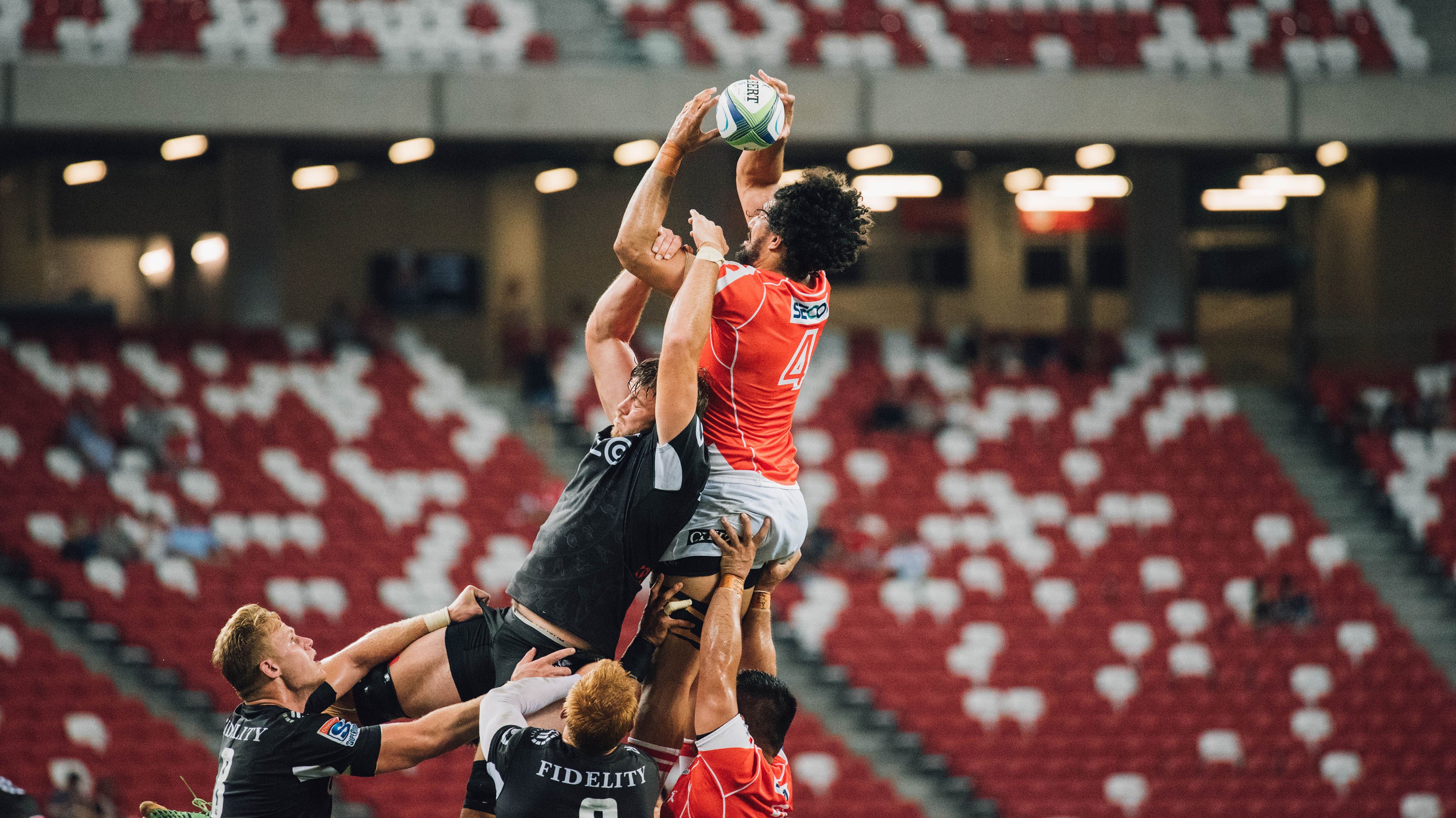 开云体育中国-跨越赛场的统治力，当快船横扫独行侠，范弗利特在欧冠接管比赛