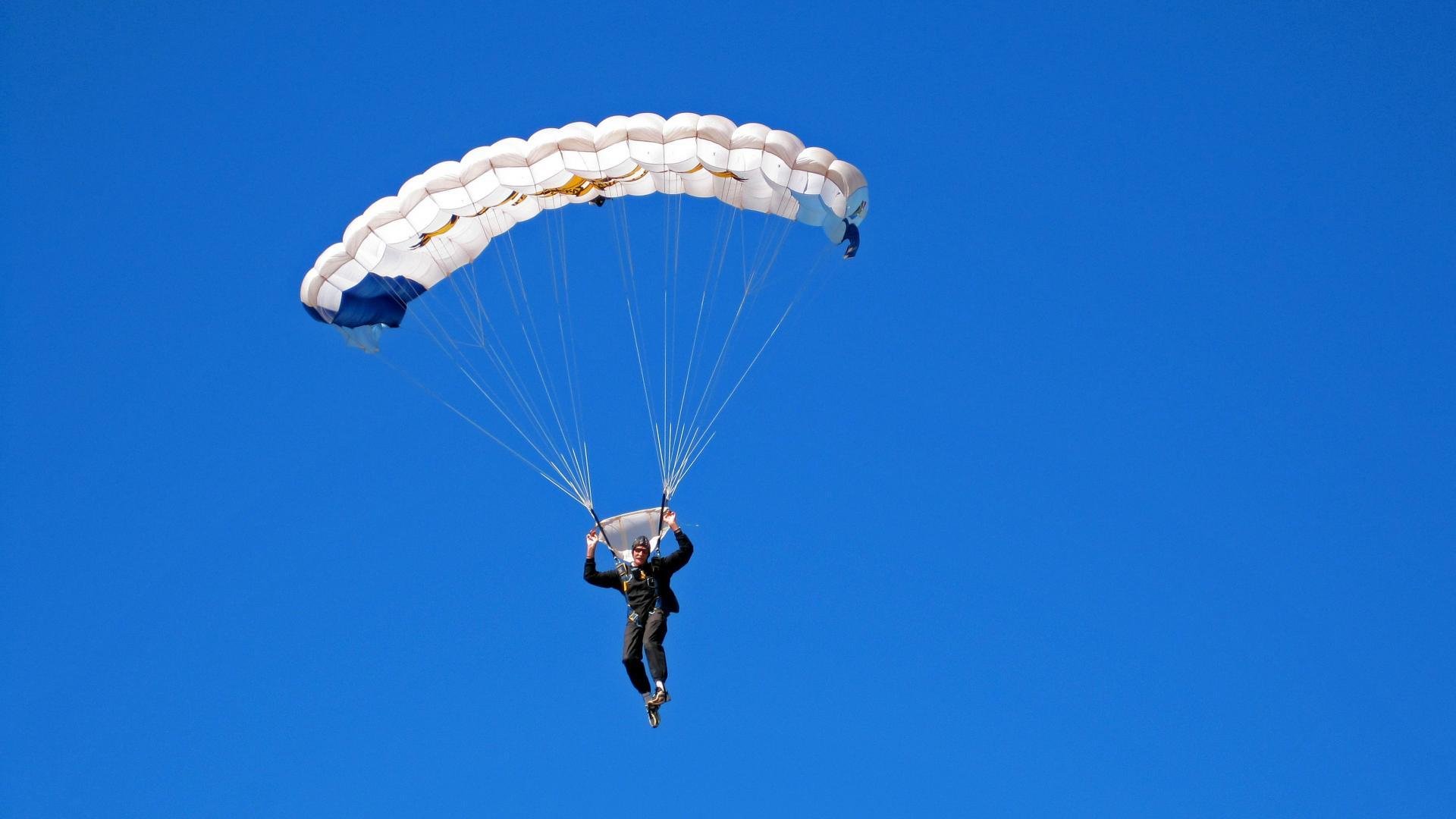 巴雷拉冠军级表现点燃全场，马德里竞技高效冲垮黄色潜水艇