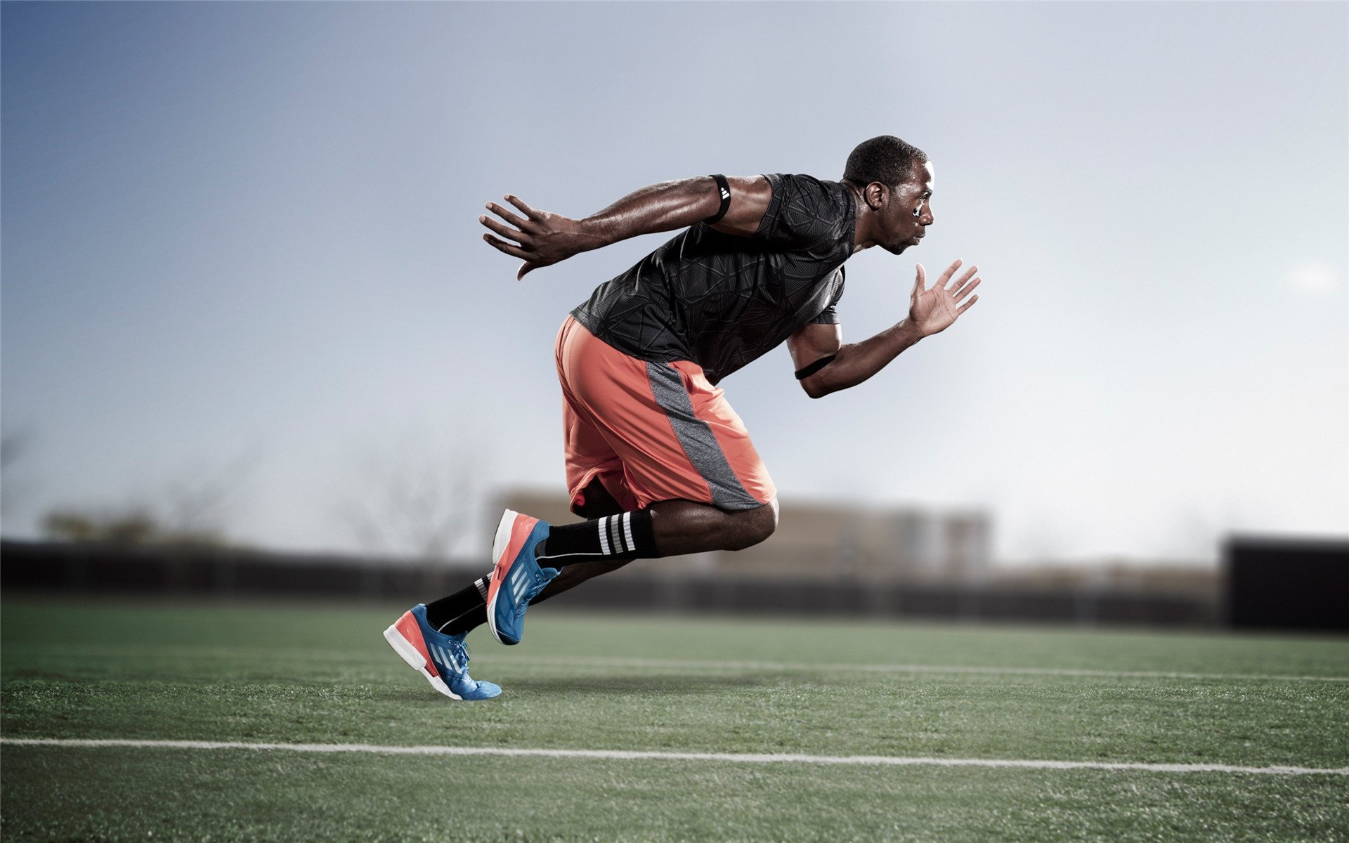 开云体育下载-奥运周期关键战之夜，西亚卡姆贡献制胜表现